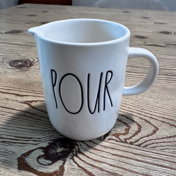 Rae Dunn cream and sugar set - Picture 2 of 6